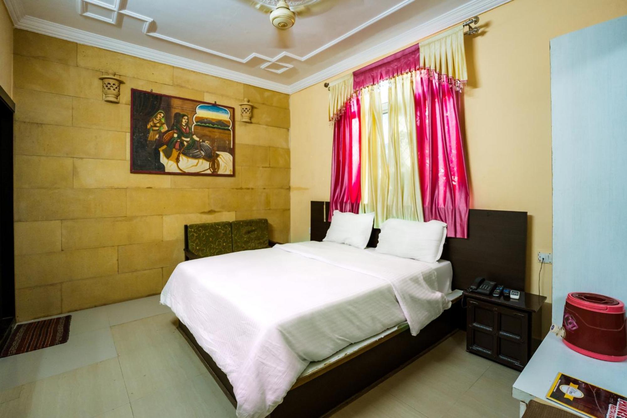 Hotel Prince-Near Jaisalmer Fort Exterior photo